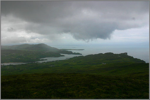 Dunkle Wolken überm Slieve League