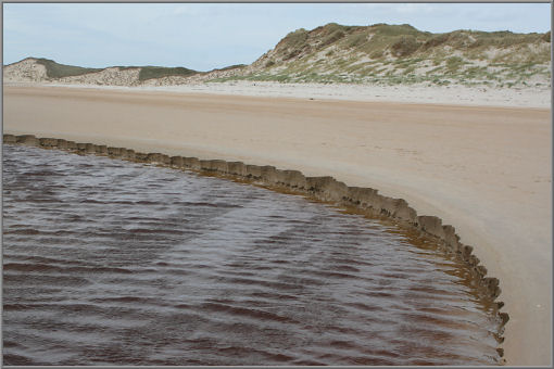Am Ballinareavy Strand bei einsetzender Flut