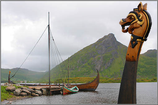 Wikingerschiff »Lofotr«